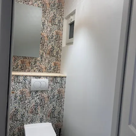 1 Avec Grande Terrasse Plein Sud Au Lavandou * Le Lavandou