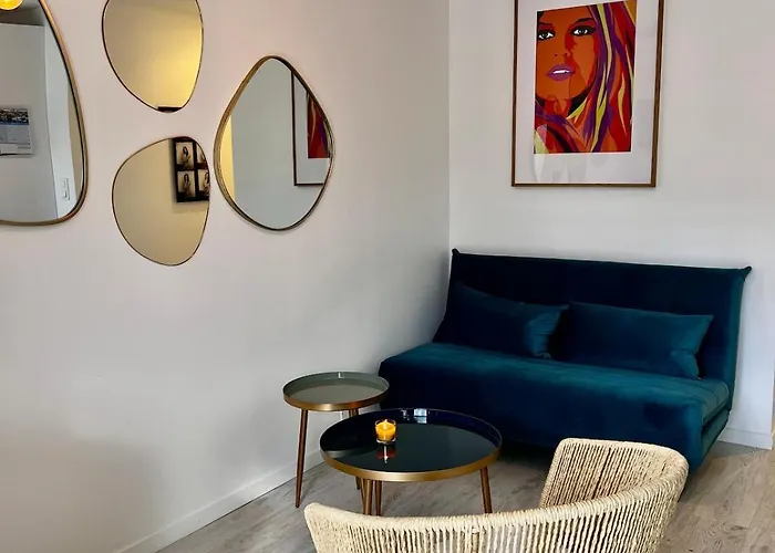 1 Avec Grande Terrasse Plein Sud Au Lavandou Apartman