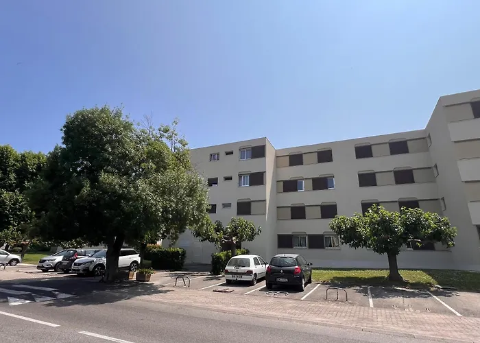 1 Avec Grande Terrasse Plein Sud Au Lavandou Apartman *