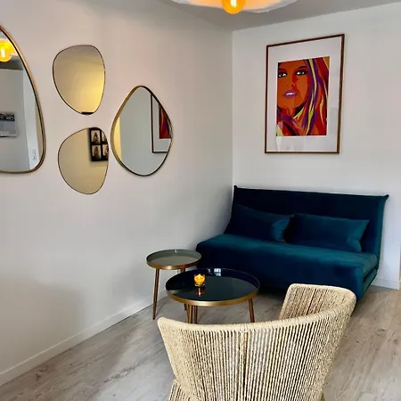 1 Avec Grande Terrasse Plein Sud Au Lavandou Apartmán