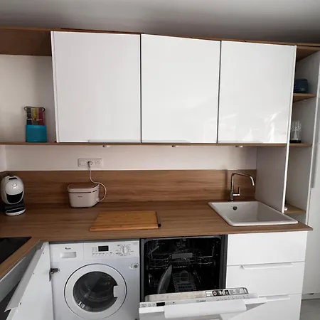 1 Avec Grande Terrasse Plein Sud Au Lavandou Appartamento *