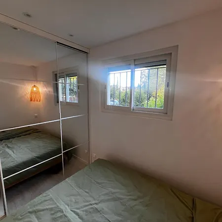 1 Avec Grande Terrasse Plein Sud Au Lavandou * Le Lavandou