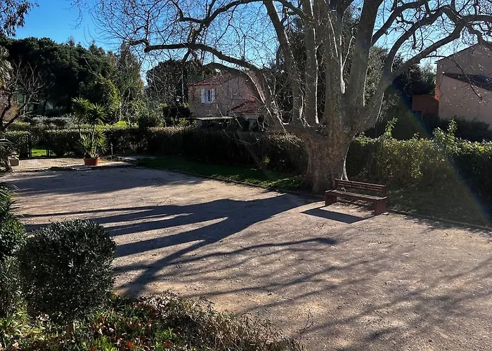 1 Avec Grande Terrasse Plein Sud Au Lavandou